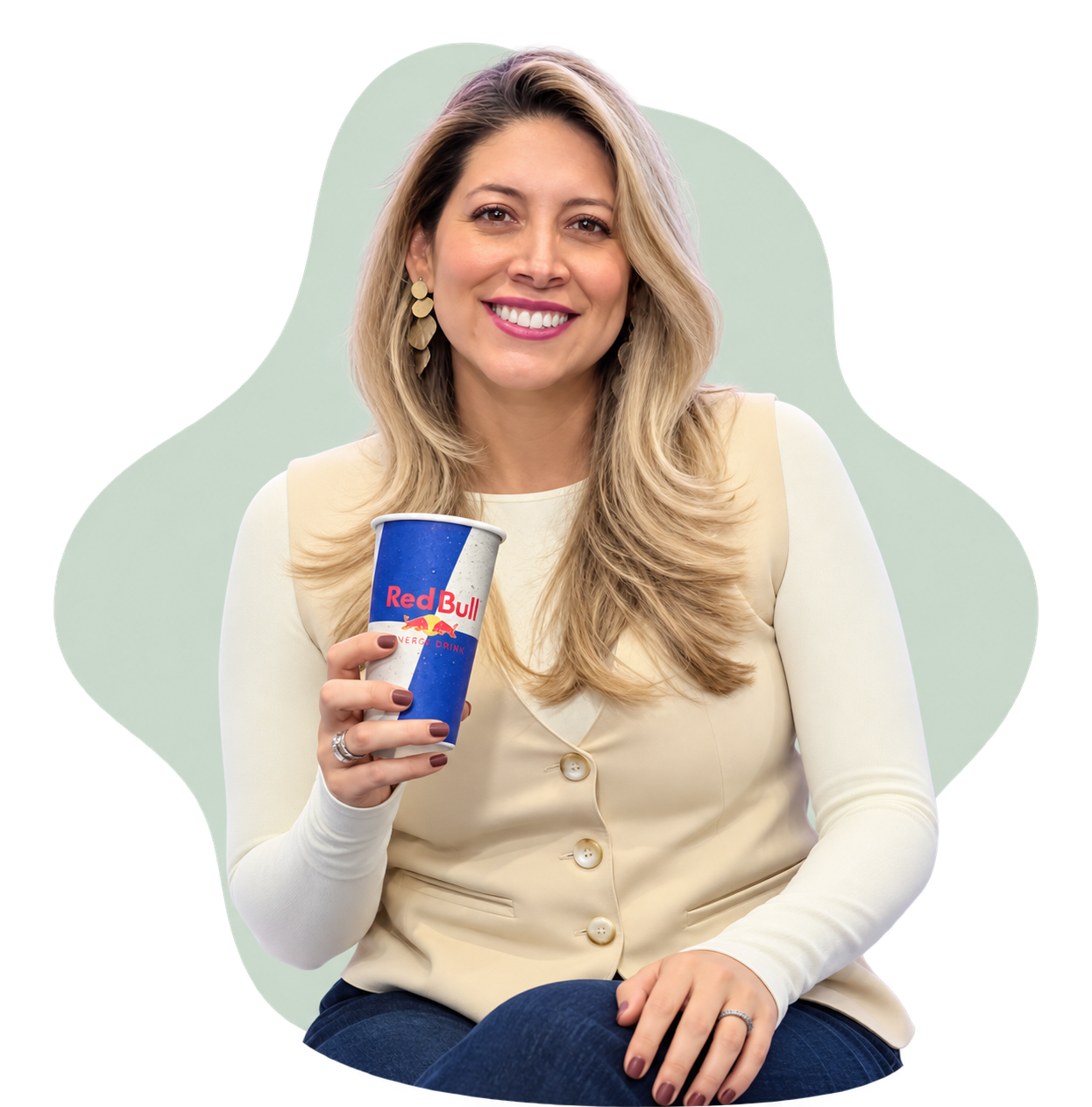 Ana María Rodríguez como profesional, sonriendo con un vaso en la mano.